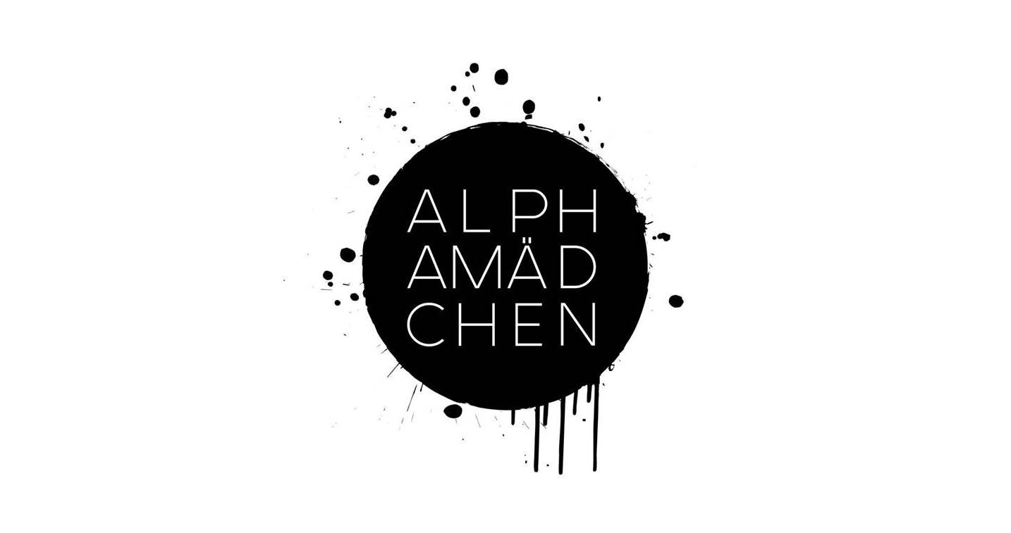 01 - Alphamaedchen